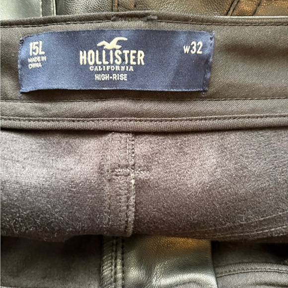 Hollister Ultra High Rise Black Faux Leather Straight Leg Pants Size 32 - Picture 5 of 7